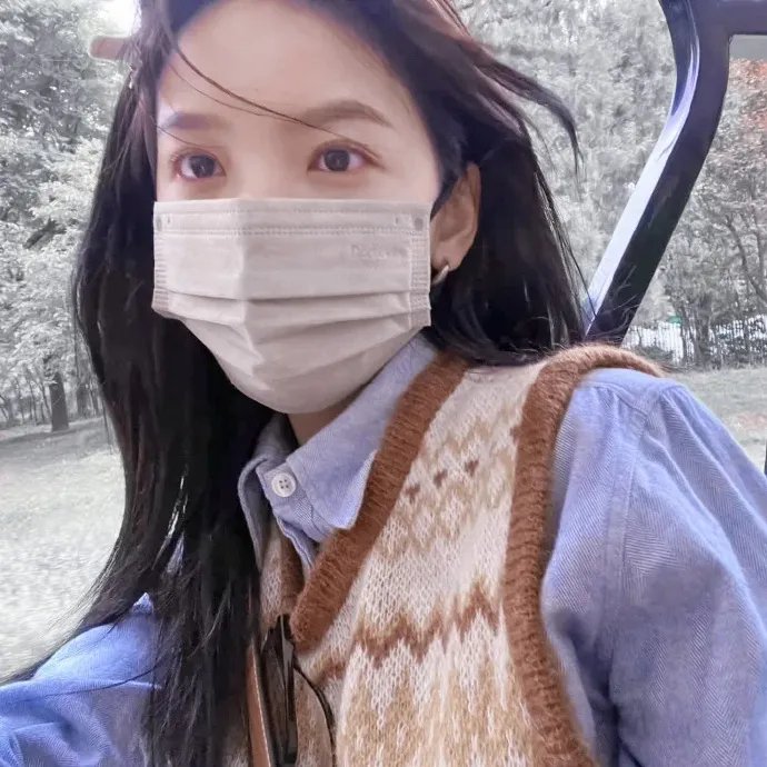 小河亲过我的脸